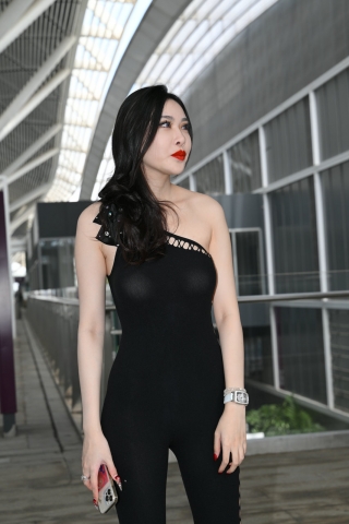 2026-J13-黑色连体衣