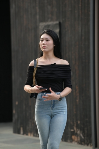 20250619-浅色牛仔裤