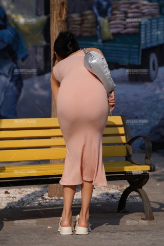 M2026-M008-长裙美女